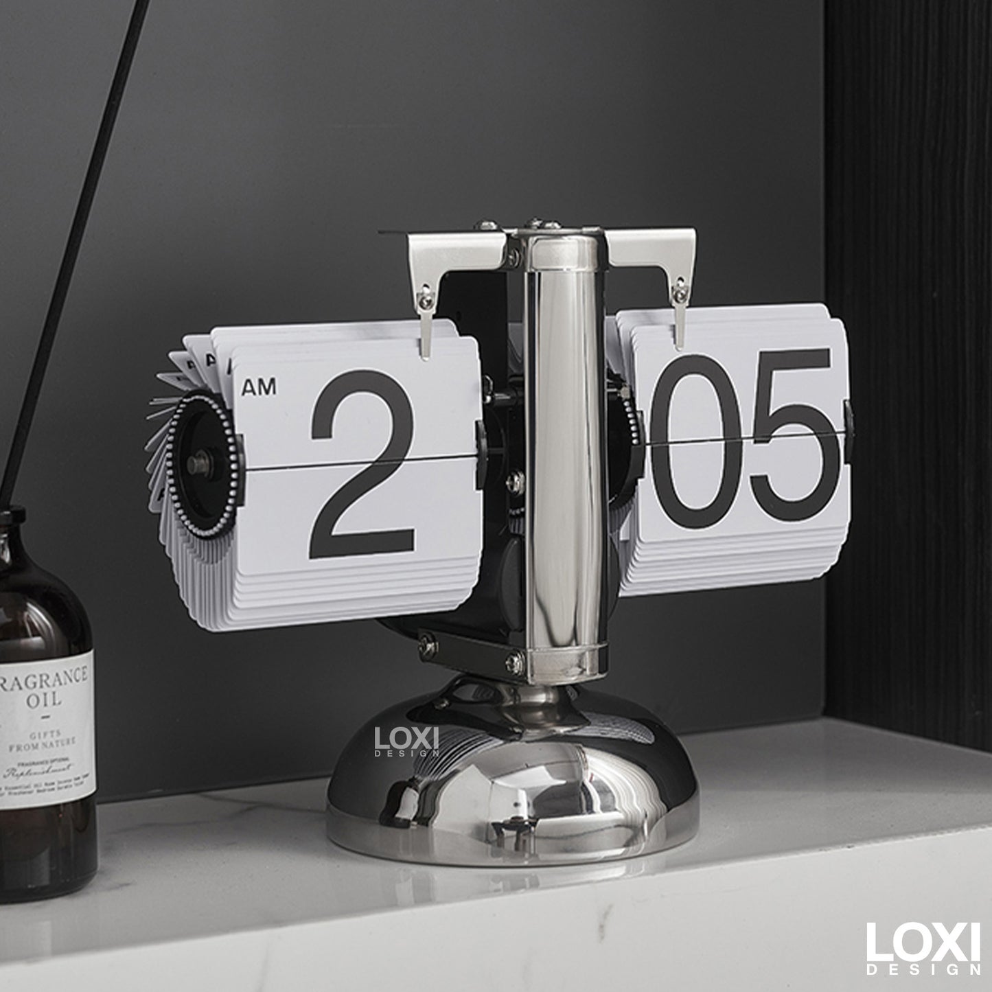 LoxiDesign™ Retro Clock