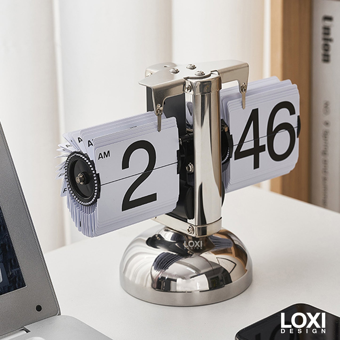 LoxiDesign™ Retro Clock